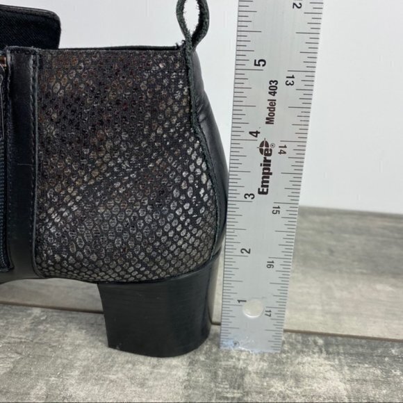 Munro Alix Bootie Ankle Heel Brown Leather Snake Print Womens Size 6W Wi… - Picture 9 of 9